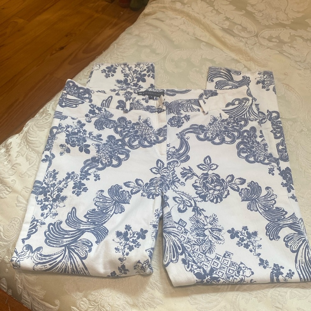 NWOT Elliott Lauren printed on white jeans